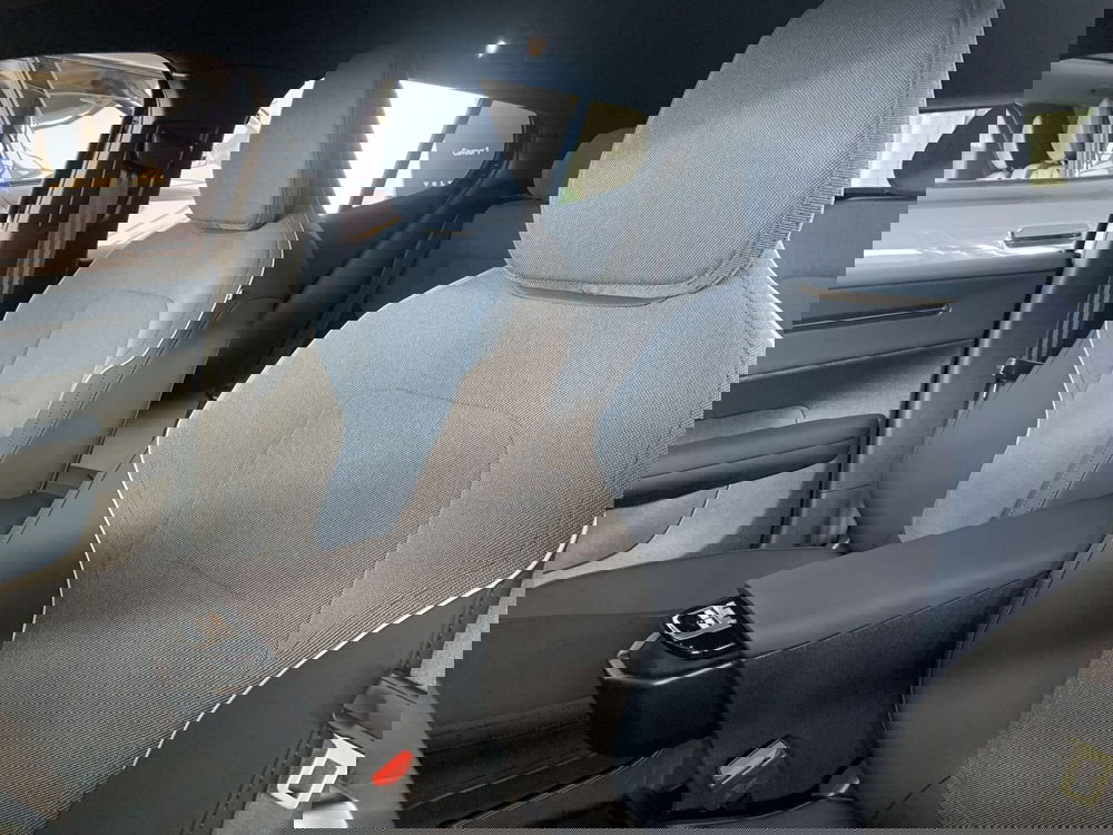 Volvo EX30 nuova a Ferrara (9)