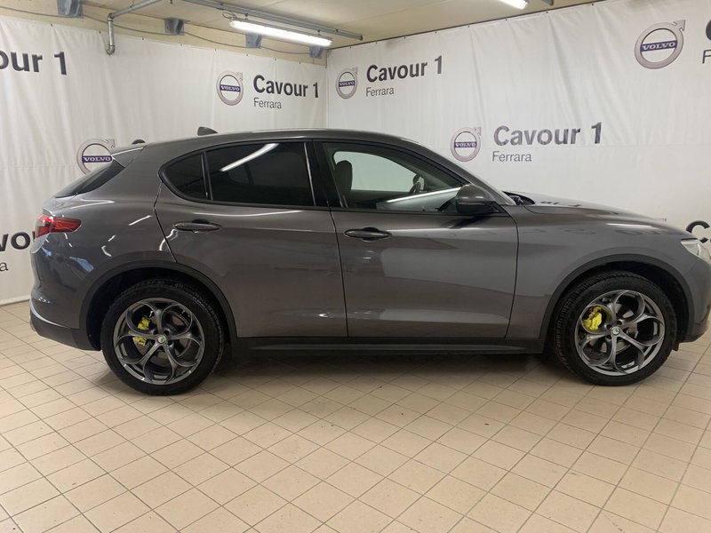 Alfa Romeo Stelvio usata a Ferrara (11)