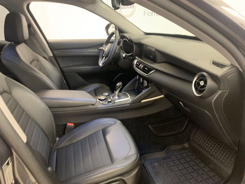 Alfa Romeo Stelvio usata a Ferrara (18)