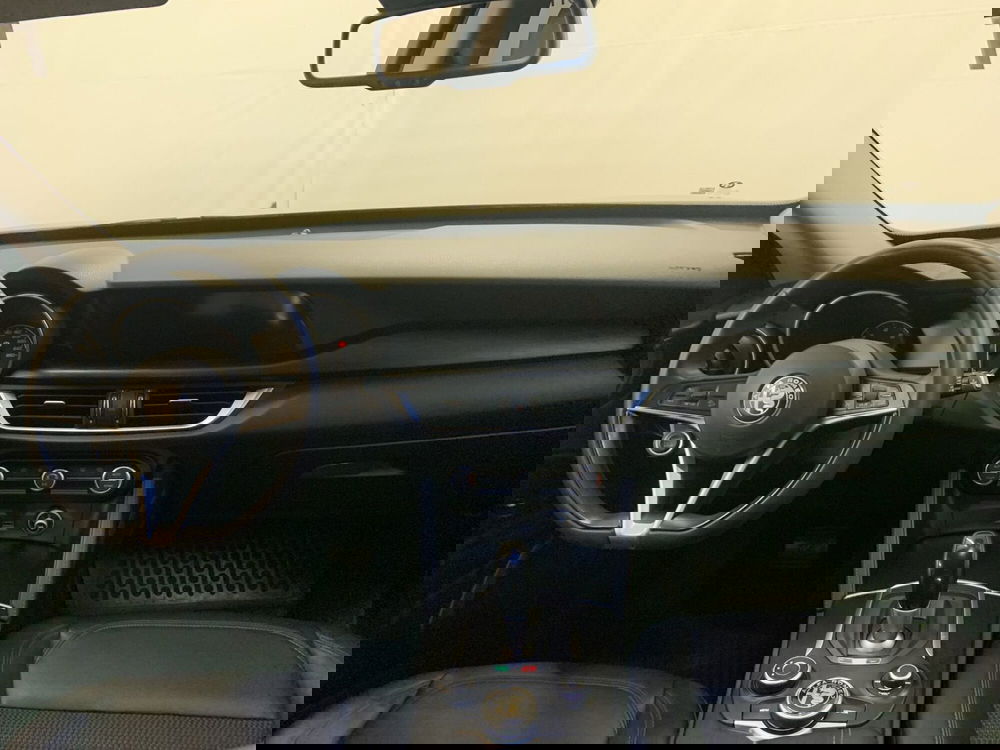 Alfa Romeo Stelvio usata a Ferrara (19)