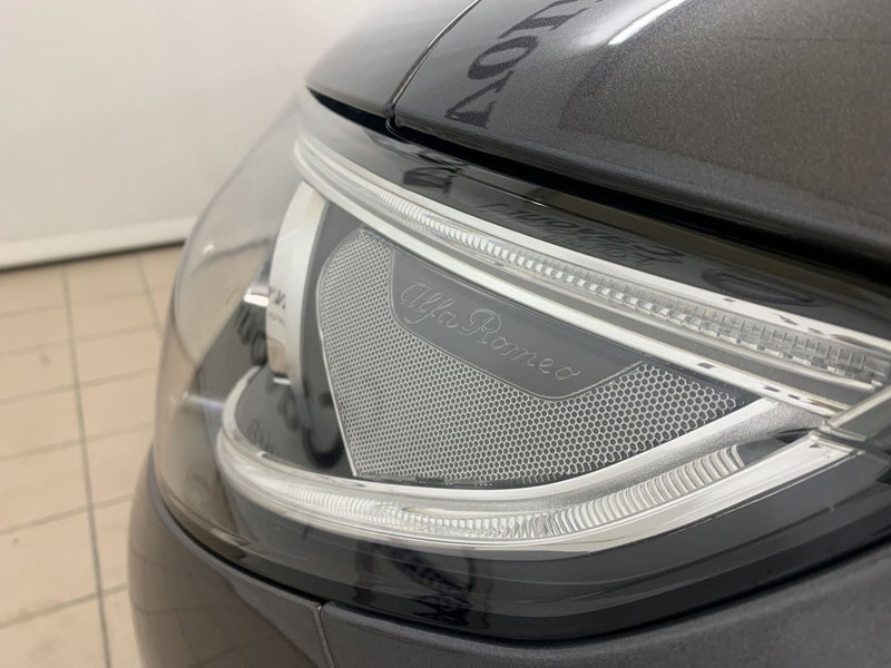 Alfa Romeo Stelvio usata a Ferrara (4)