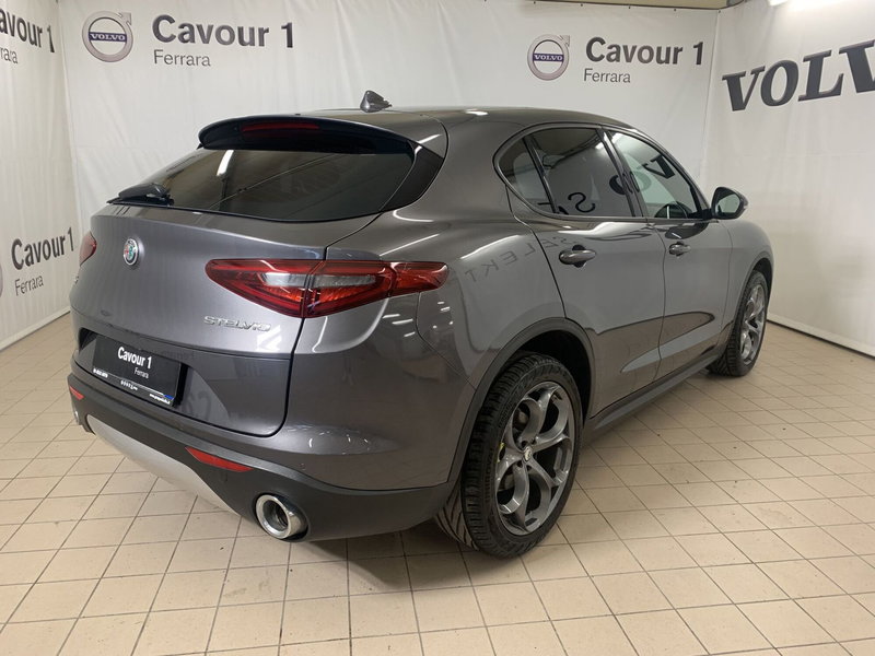 Alfa Romeo Stelvio usata a Ferrara (9)