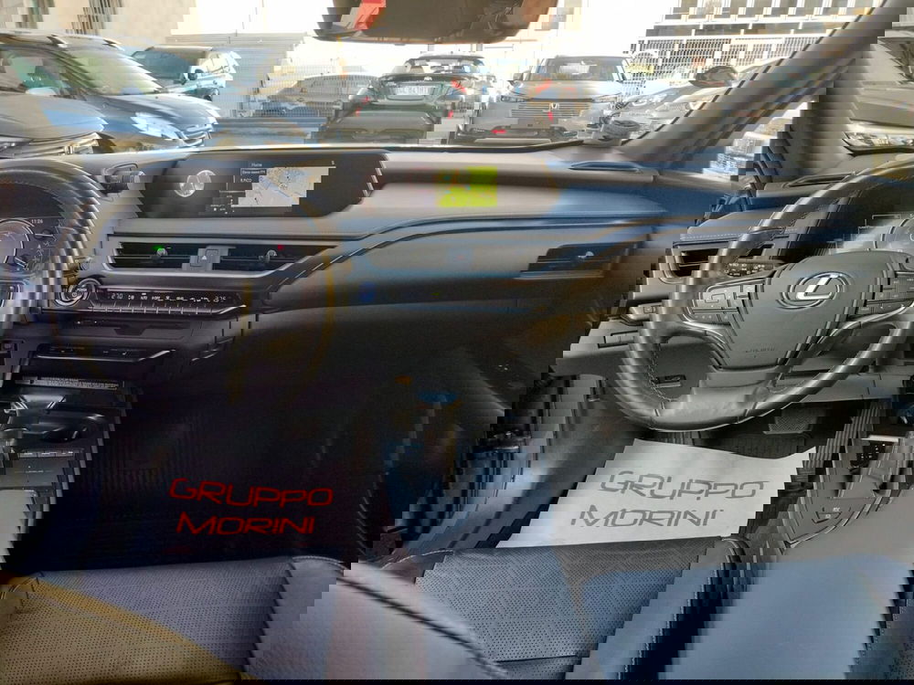 Lexus UX usata a Modena (11)