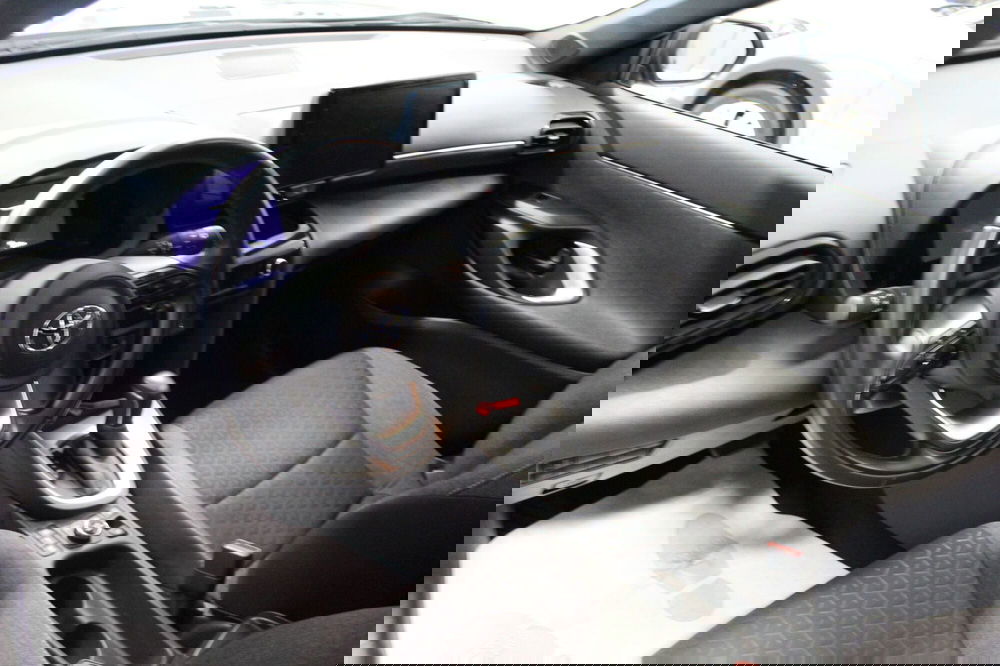 Toyota Yaris Cross usata a Cremona (7)