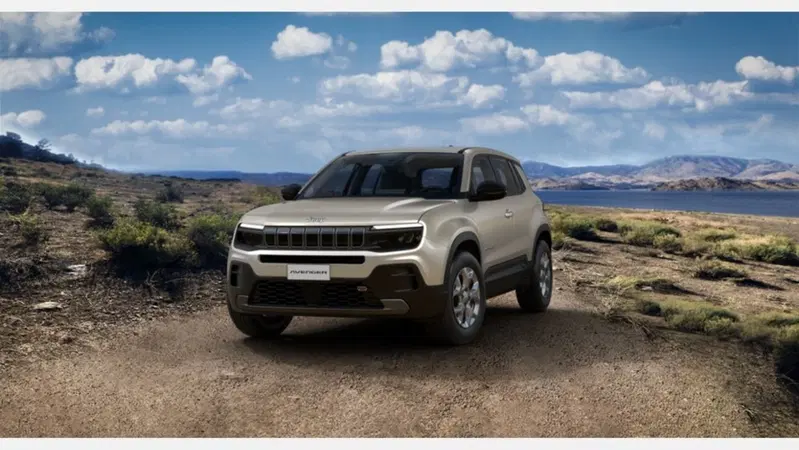 Jeep Avenger nuova a Firenze