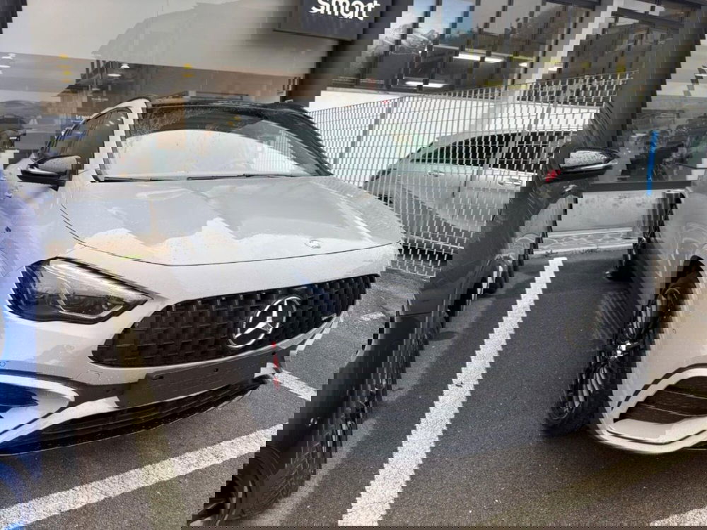 Mercedes-Benz GLA SUV nuova a Firenze (2)