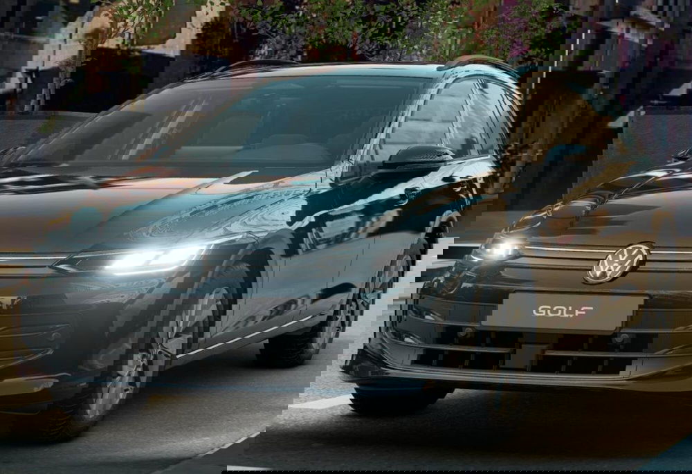 Volkswagen Golf Variant nuova a Bologna
