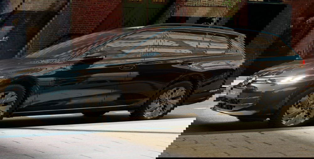 Volkswagen Golf Variant nuova a Bologna (2)