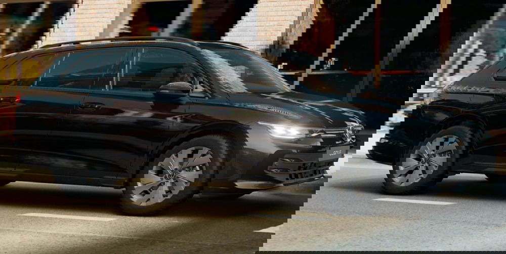 Volkswagen Golf Variant nuova a Bologna (3)