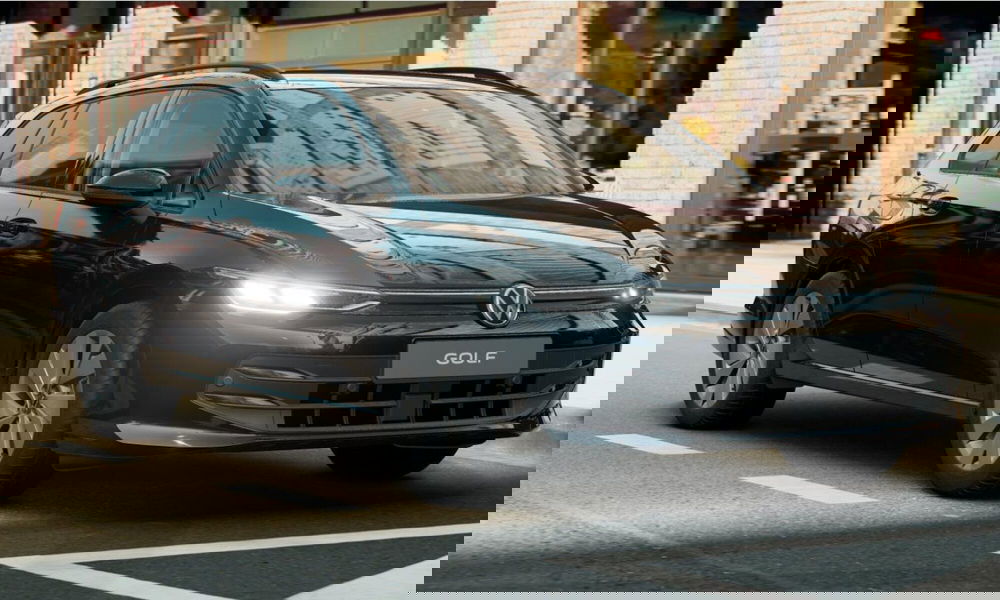 Volkswagen Golf Variant nuova a Bologna (4)
