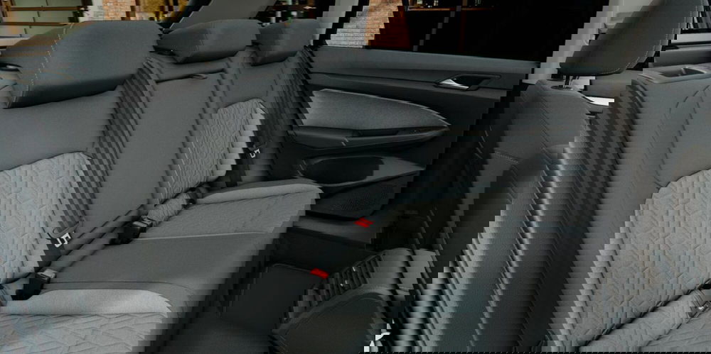 Volkswagen Golf Variant nuova a Bologna (9)