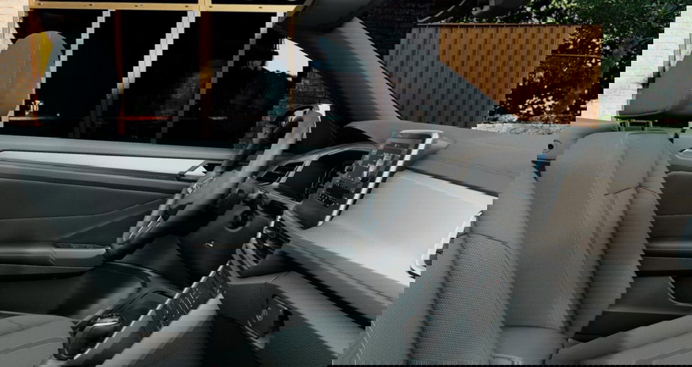 Volkswagen T-Roc Cabrio nuova a Bologna (7)