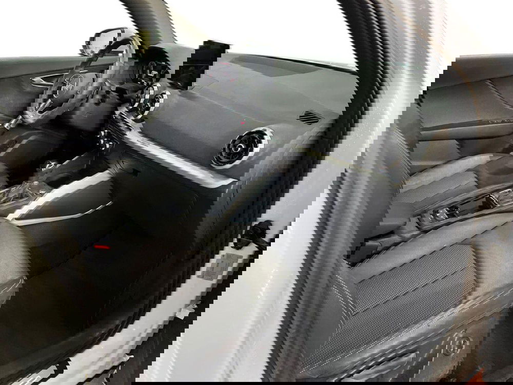 Audi Q2 usata a Bari (9)