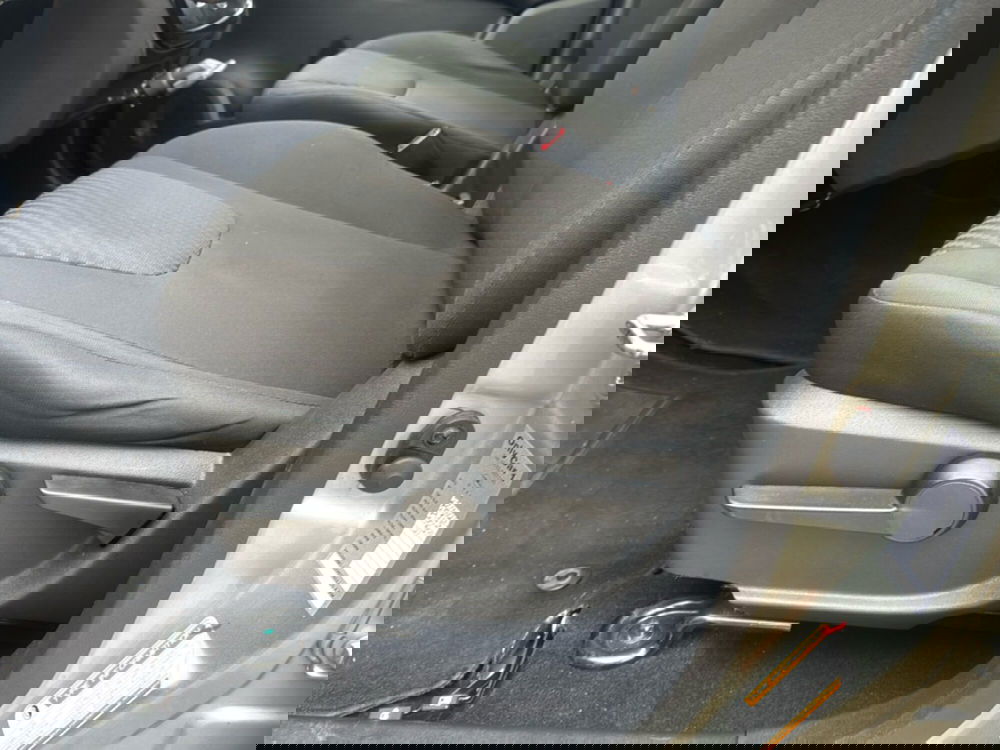 Mahindra KUV100 usata a Ferrara (11)