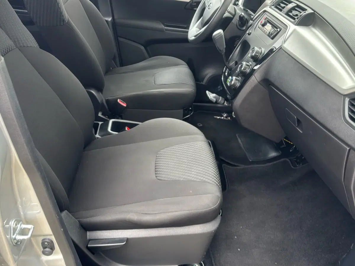 Mahindra KUV100 usata a Ferrara (12)