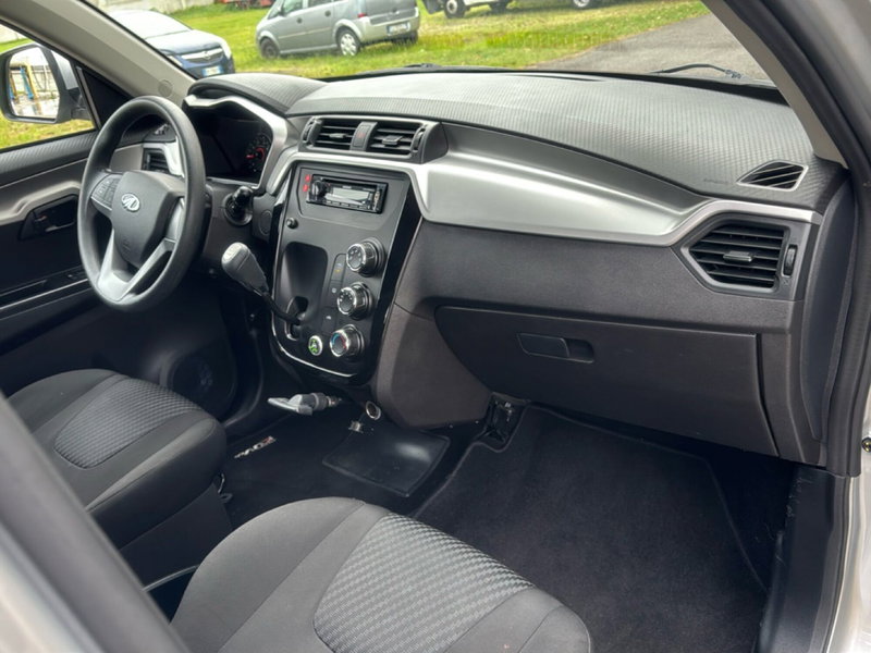 Mahindra KUV100 usata a Ferrara (13)