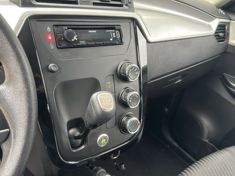 Mahindra KUV100 usata a Ferrara (14)