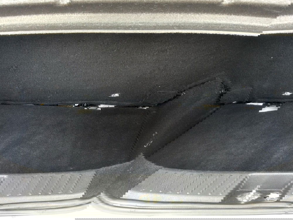 Mahindra KUV100 usata a Ferrara (17)