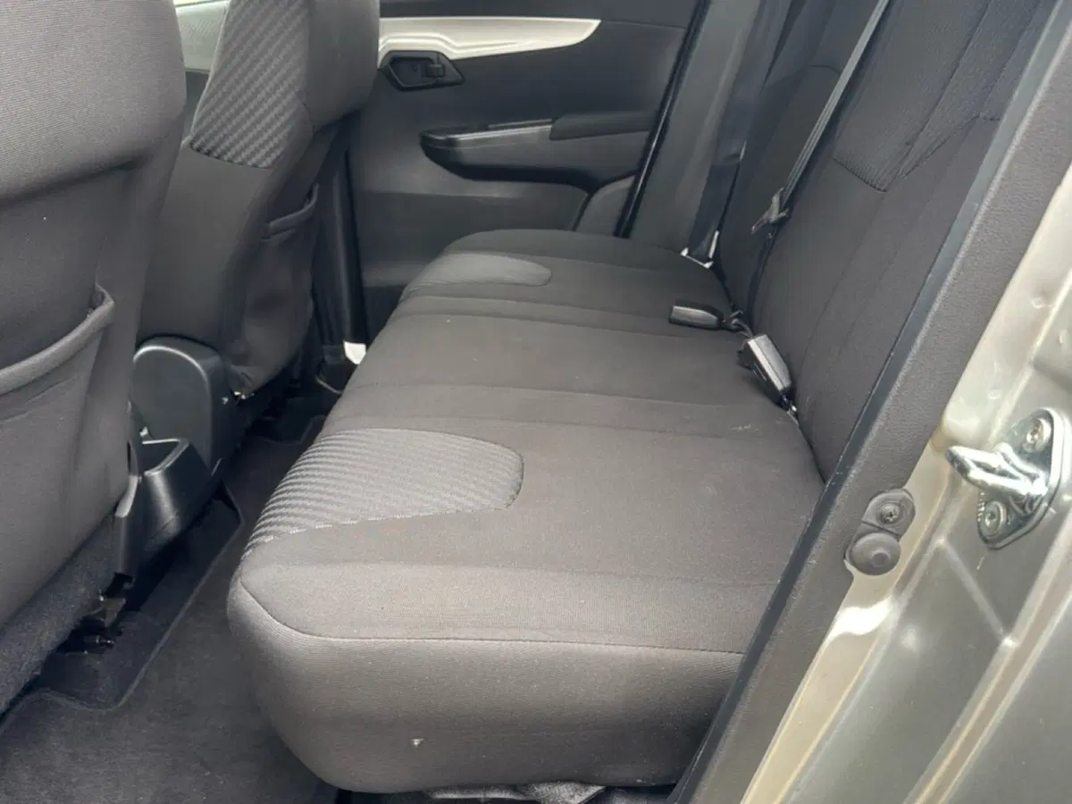 Mahindra KUV100 usata a Ferrara (9)