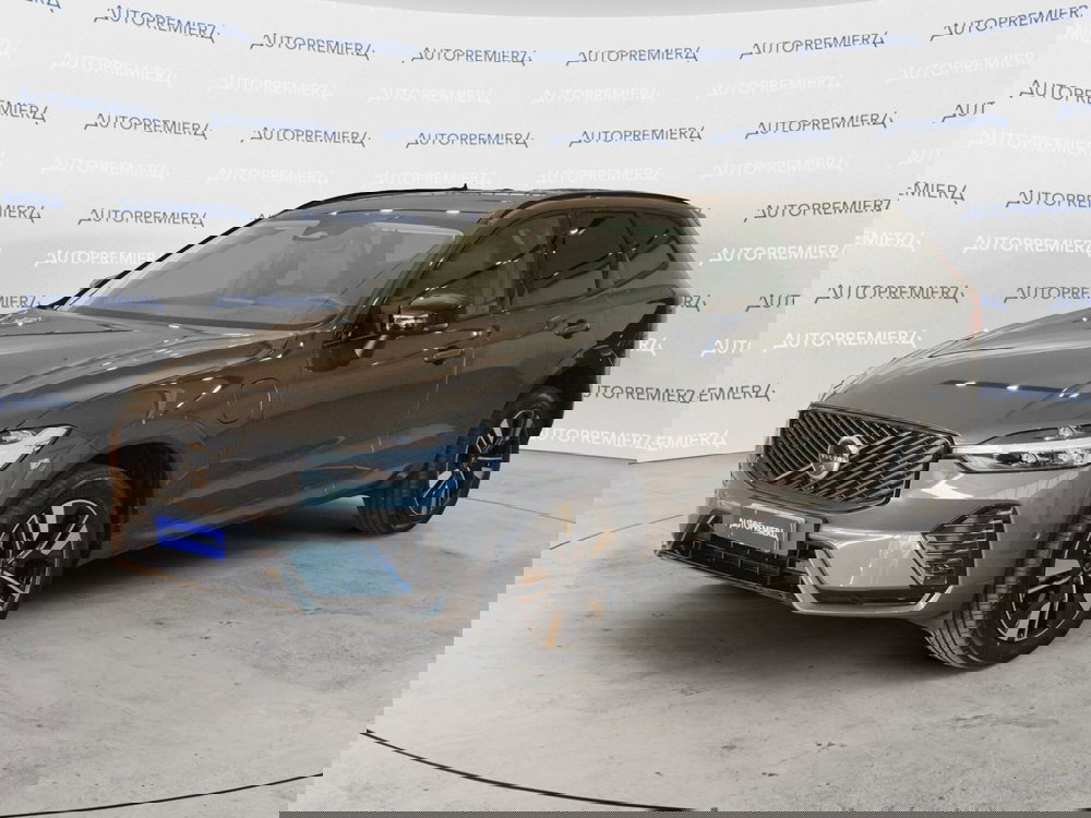 Volvo XC60 nuova a Como