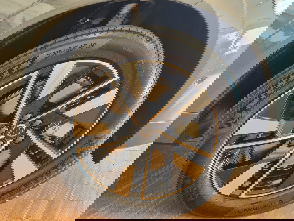 Volvo XC60 nuova a Como (4)