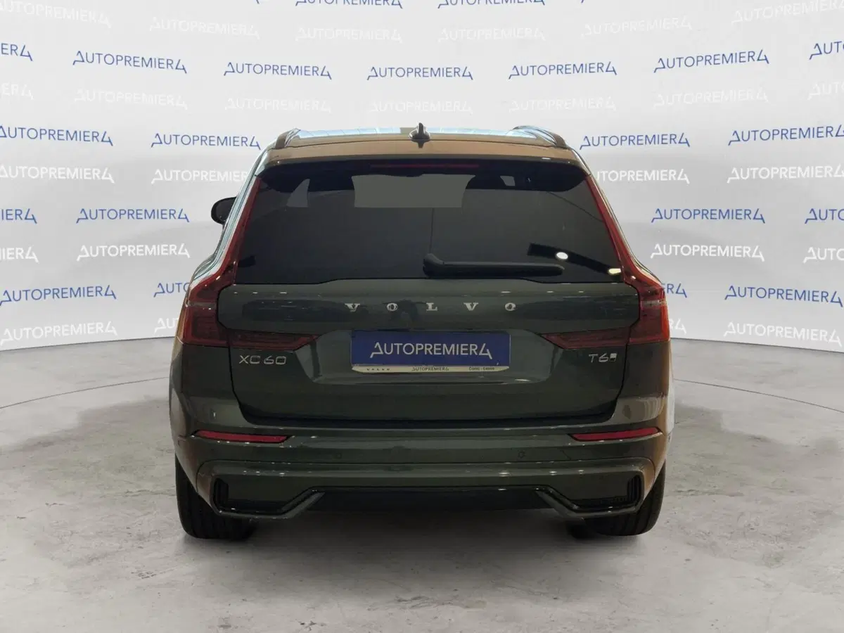 Volvo XC60 nuova a Como (5)