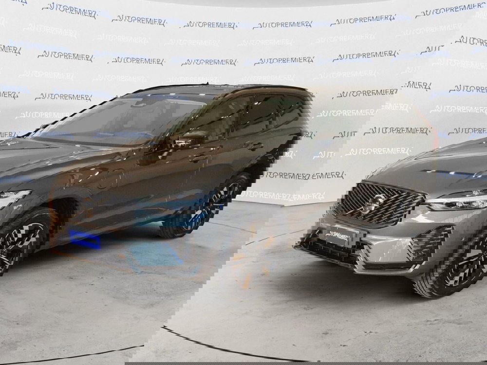 Volvo XC60 nuova a Como