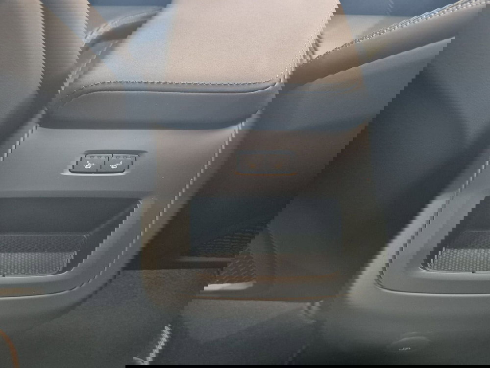 Volvo XC60 nuova a Como (10)