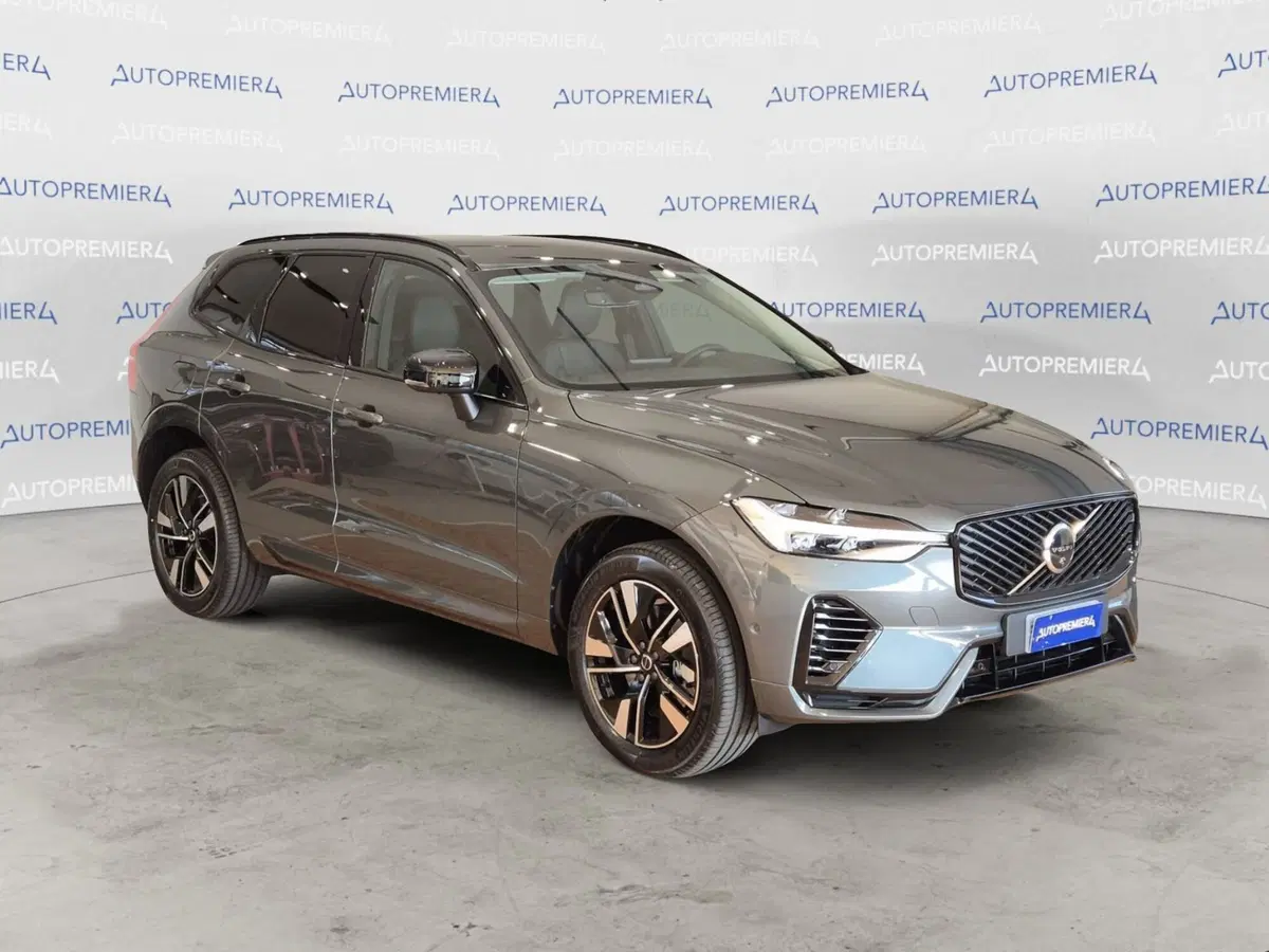 Volvo XC60 nuova a Como (3)