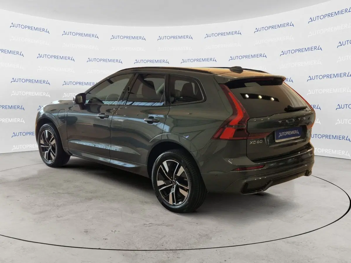 Volvo XC60 nuova a Como (7)