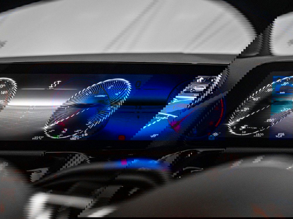 Mercedes-Benz GLA SUV nuova a Macerata (10)