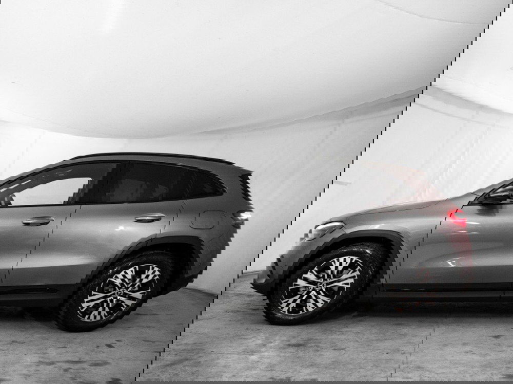 Mercedes-Benz GLA SUV nuova a Macerata (2)