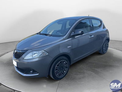 Lancia Ypsilon 1.0 FireFly 5 porte S&amp;S Hybrid Gold Plus del 2024 usata a Siena