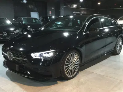 Mercedes-Benz CLA Shooting Brake 180 d AMG Line Advanced Plus auto del 2025 usata a Caserta