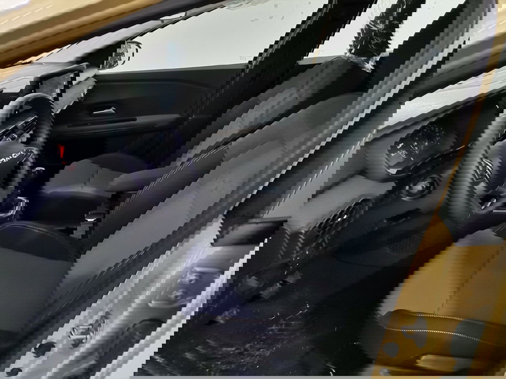 Dacia Sandero Stepway nuova a Salerno (9)