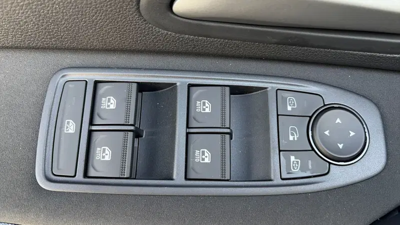 Dacia Bigster nuova a Treviso (17)
