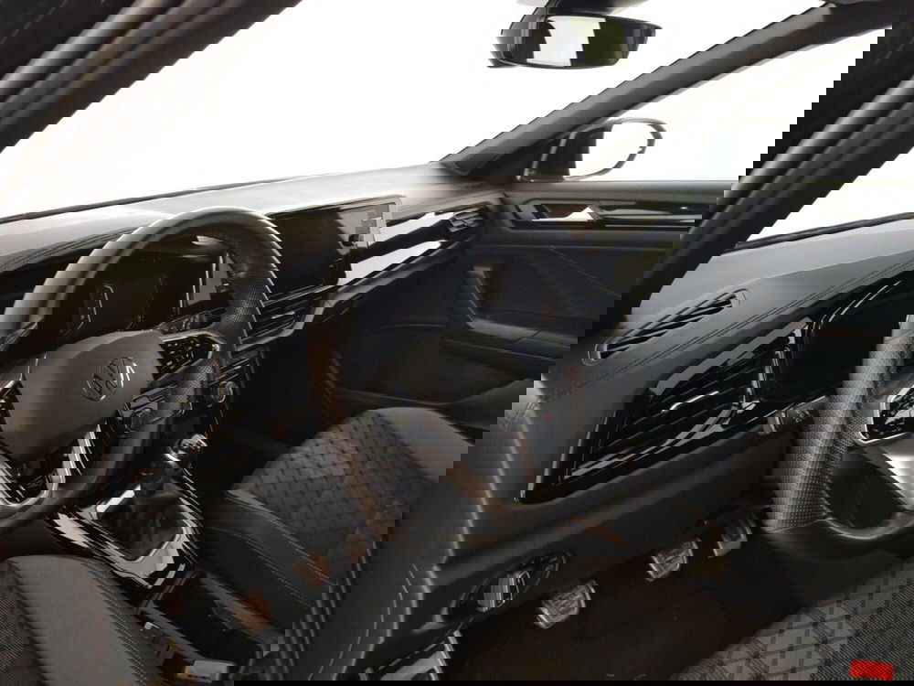 Volkswagen T-Roc usata a Massa-Carrara (8)