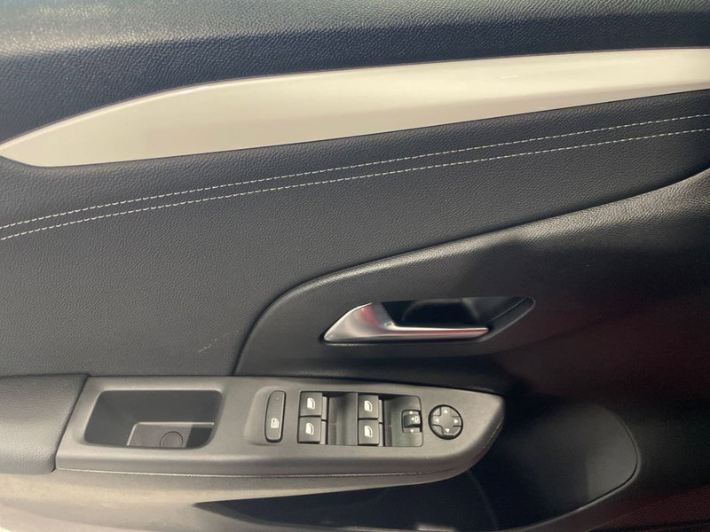 Opel Corsa nuova a Salerno (13)