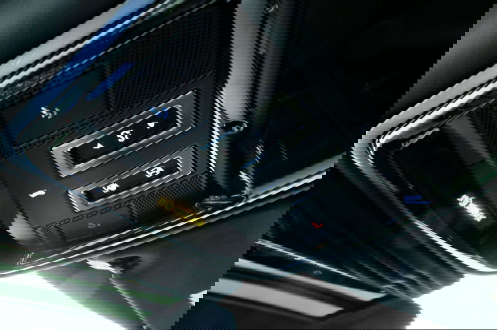 Land Rover Range Rover Velar usata a Mantova (15)