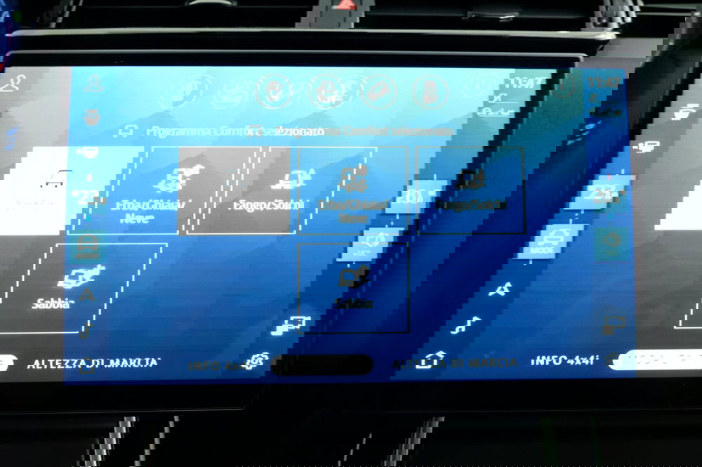 Land Rover Range Rover Velar usata a Mantova (18)