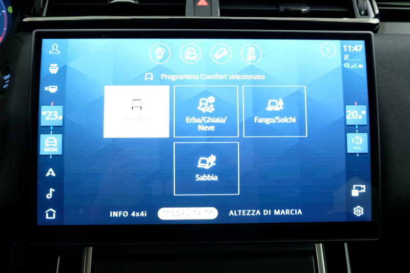 Land Rover Range Rover Velar usata a Mantova (18)