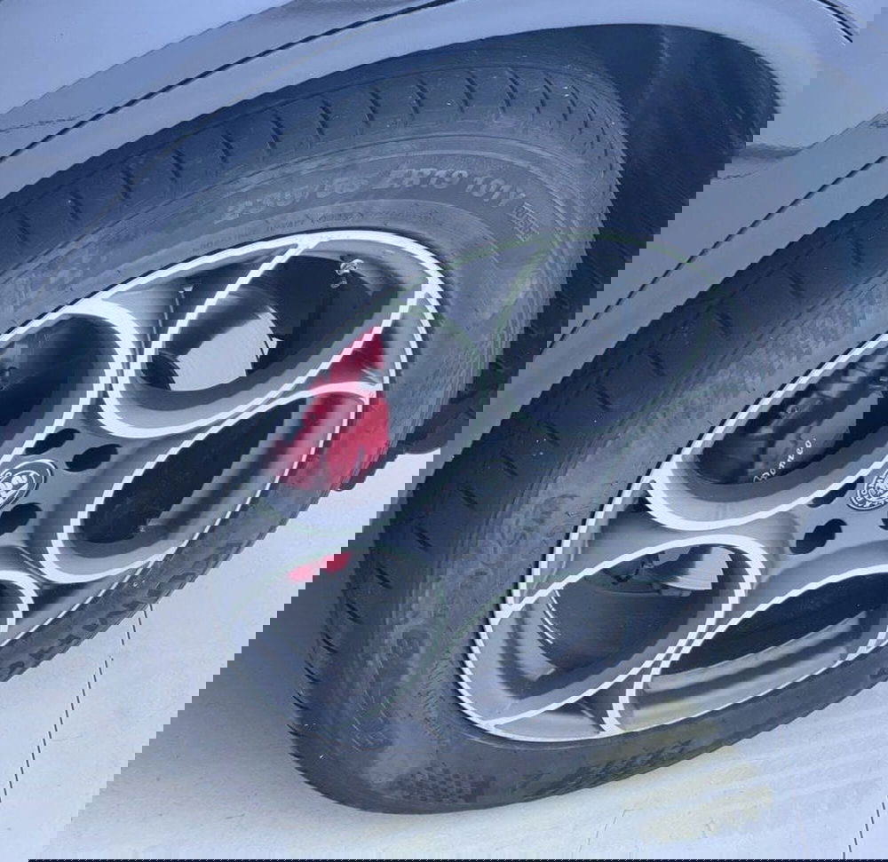 Alfa Romeo Stelvio usata a Perugia (19)