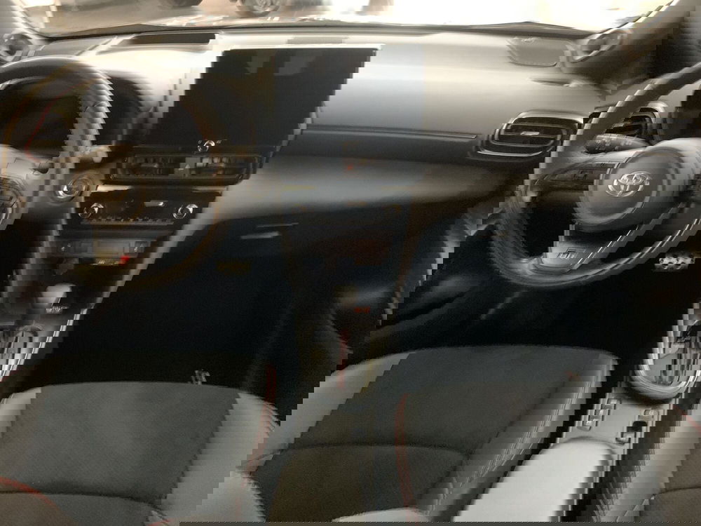 Toyota Yaris Cross nuova a Bergamo (14)