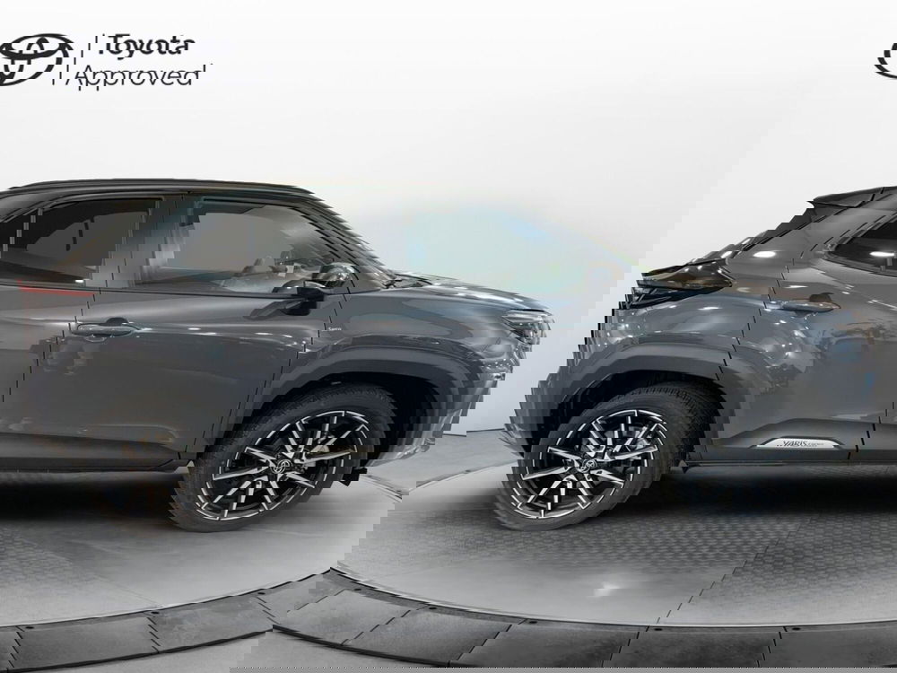 Toyota Yaris Cross nuova a Bergamo (3)