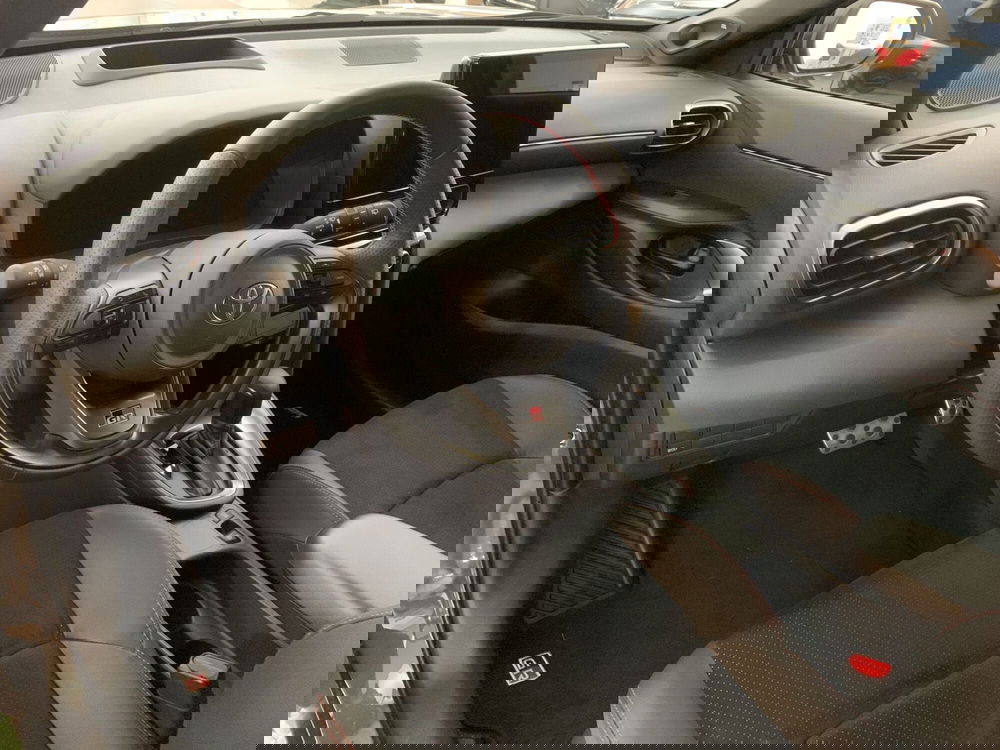 Toyota Yaris Cross nuova a Bergamo (13)