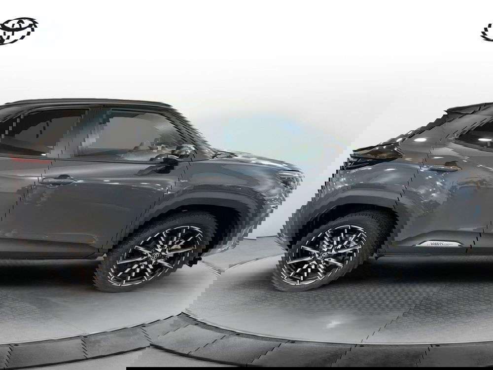 Toyota Yaris Cross nuova a Bergamo (3)