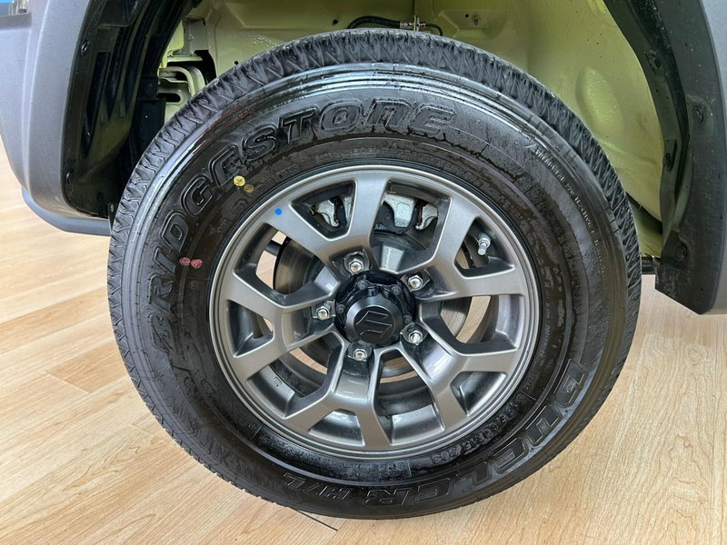 Suzuki Jimny nuova a Bari (10)