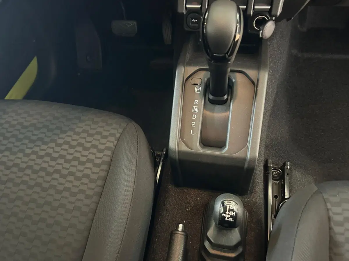 Suzuki Jimny nuova a Bari (20)