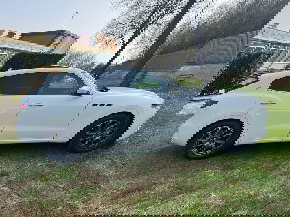 Maserati Levante usata a Salerno (15)