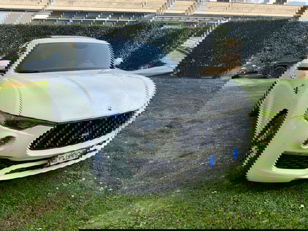 Maserati Levante usata a Salerno (2)